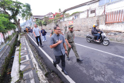 Fungsikan Kembali Kawasan Pedestrian di Jalan Samadi, Pj Wali Kota Batu Apresiasi Kerelaan Para PKL