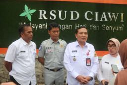 Pemkab Bogor Berikan Bantuan Sosial Korban Kecelakaan di Gerbang Tol Ciawi