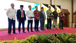 Abah Haji Salim Dilantik sebagai Ketua Kadin Cilegon