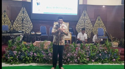 Ruwah Dusun Pilang, Kades Bagi-Bagi Rejeki ke Lansia dan Anak-Anak