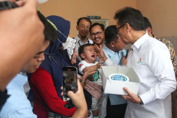 Cek Kesehatan Gratis Hari Ulang Tahun Resmi Dimulai, Menkes Budi Tinjau Pelaksanaannya