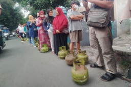 Warga Depok Antre LPG 3 Kg, Dirjen Migas Jelaskan Terkait Sistem Distribusi