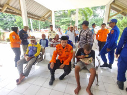 KM Madu Manis dengan 4 ABK Terbalik di Selatan Cilacap