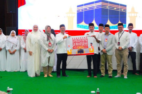 Bank Jatim Lepas Jamaah Umrah Pemenang Undian Kredit Multiguna