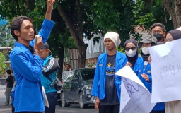 Geruduk Kejaksaan, PMII Sebut Proyek Gedung Pemkab Lamongan dari Dana Hibah 154 Miliar