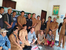 Anggota DPRD Kotabaru Abdul Basir Serap Aspirasi Warga Desa Cantung Kiri