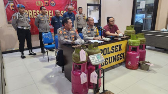 Polisi Grebek Praktek Penyuntikan Gas Subsidi di Cileungsi, 4 Diamankan dan 2 Buron