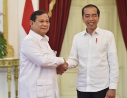 Pakar: Jokowi Bikin Indonesia Bangkrut, Prabowo Hemat dan Efisien