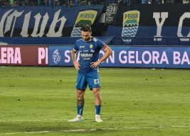 Cetak Gol Bunuh Diri, Marc Klok Akui Permainan Persebaya Luar Biasa