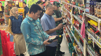 Bupati Sidoarjo Subandi Sidak Mamin Jelang  Idul Fitri 1446 H 