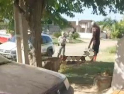 Polisi Menembak Mati Pria yang Menyandera Istrinya