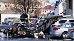 Pesawat Kecil Jatuh di Jalan di Pennsylvania