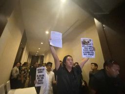 Rapat RUU TNI yang Digelar Diam-Diam di Hotel Mewah, Dilabrak Koalisi Masyarakat Sipil