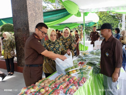 Kejaksaan Negeri Batu Gelar Bazar dan Pasar Murah bagi Masyarakat
