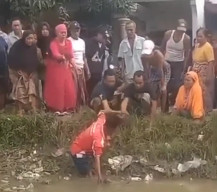 Ibu Asyik Masak dan Ayah Nonton TV, Bocah 3 Tahun Masuk Saluran Irigasi
