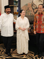 Buka Puasa Bareng, Puan Ditanyai Jokowi dan Paloh Soal RUU TNI