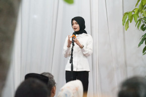 Mbak Vinanda Libatkan UMKM Kota Kediri, Sediakan 10.000 Nasi Bungkus Daun Pisang