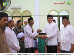 Pemkab Tanah Laut Salurkan Rp 1,04 M untuk Tempat Ibadah dan Kelompok Keagamaan di Batu Ampar