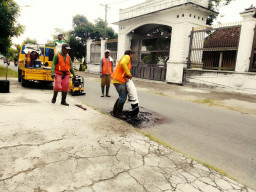 Jelang Arus Mudik Lebaran, PUPR Kota Kediri Perbaiki 8 Titik Jalan