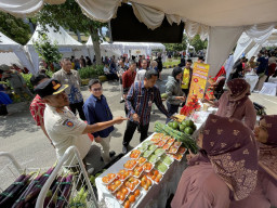 Ribuan Masyarakat Serbu Bazar Murah Kolaborasi KPw BI Kediri dan Pemkot Kediri