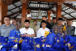 Momen Ramadhan 1446 H, Jatim Park Group Serahkan Bantuan 2000 Bingkisan Kepada Pemkot Batu