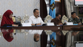 Tingkatkan Minat Baca Gen Z, Pemkot Surabaya Hadirkan VR Corner di Perpustakaan