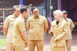 Tinjau Stadion Brawijaya, Wali Kota Kediri Vinanda Siapkan Rencana Perbaikan