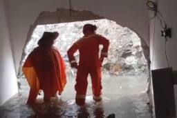 Hujan Lebat, Satu Rumah di Depok Jebol Diterjang Banjir