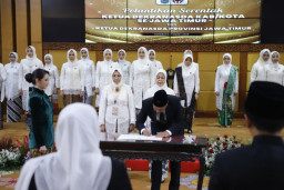 Ketua Dekranasda Provinsi Jatim Lantik Siti Faujiyah Nurochman sebagai Ketua Dekranasda Kota Batu