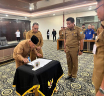 Bupati Kotabaru Tandatangani Piagam Audit Internal, Perkuat Tata Kelola Pemerintahan yang Transparan