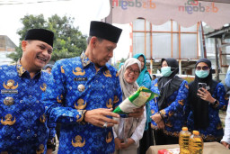 Wabup Bogor Gelar Operasi Pasar untuk Ringankan Beban Masyarakat