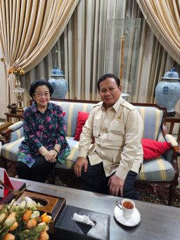 Pertemuan Megawati dan Prabowo Nggayeng dan Penuh Tawa