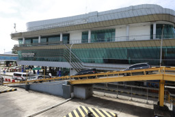 Arus Penyeberangan H+3 di Merak Menurun, Motor Justru Naik