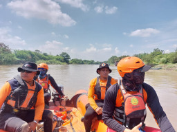 Belum juga Temukan Agus, Sungai Pemali Kembali Tenggelamkan Seorang Pemuda di Jembatan Pantura