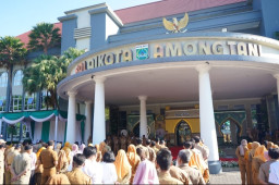 Hari Pertama Masuk Kerja, Seluruh ASN Pemkot Batu Mengikuti Apel Perdana 