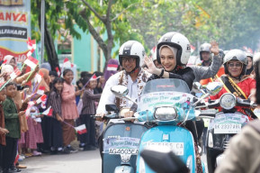 Kenakan Kebaya, Wali Kota Kediri Peringati Hari Kartini dengan Riding bersama Komunitas Vespa