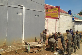 Satpol PP Depok Segel Perumahan Tak Berizin di Pasir Putih