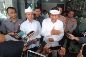 Tinjau Lokasi Pembakaran Mobil Polisi di Depok, Ini yang Disoroti Dedi Mulyadi