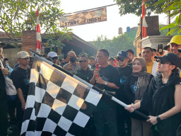 Ayu Ting Ting Semarakkan Jalan Sehat Duo Tokoh Depok