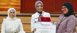 Raih Dexa Medica Award 2025, Mahasiswi Purbalingga Jadi Lulusan Terbaik Unpad