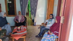 Anggota DPR RI Sadarestuwati Selesaikan Tagihan Listrik Rp 12,7 Juta Warga Miskin di Jombang