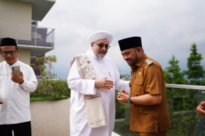 Al Sheikh Al Sayyid Afeefuddin Al Jailani dari Bagdad Iraq Doakan Pemimpin Kota Batu