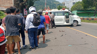 Kecelakaan di Depan SDN Mekarsari, Pengendara Motor Alami Luka Serius