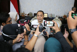 Wali Kota Eri Paparkan Strategi Transportasi Surabaya Raya, Dukung Penuh Proyek SSRL