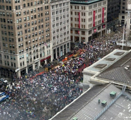 Protes Kebijakan Trump, Puluhan Ribu Orang Demo di Kota-Kota Besar Amerika Serikat