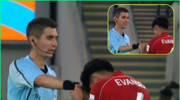 Timnas Indonesia U-17 Lolos Piala Dunia, Evandra Florasta Cium Tangan Wasit