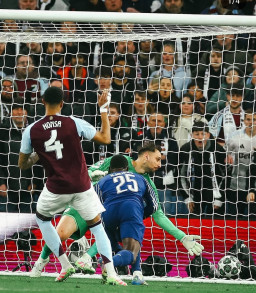 Kalahkan PSG, Aston Villa Terhenti di Liga Champions