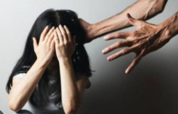 Wanita di Bone, Dirudapaksa Ayah dan Kakak Kandung