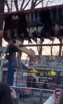 Gadis 19 Tahun Jatuh dari Wahana The Bench yang Berputar-putar