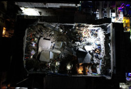 Atap Klub Malam Runtuh saat Konser, Puluhan Orang Tewas